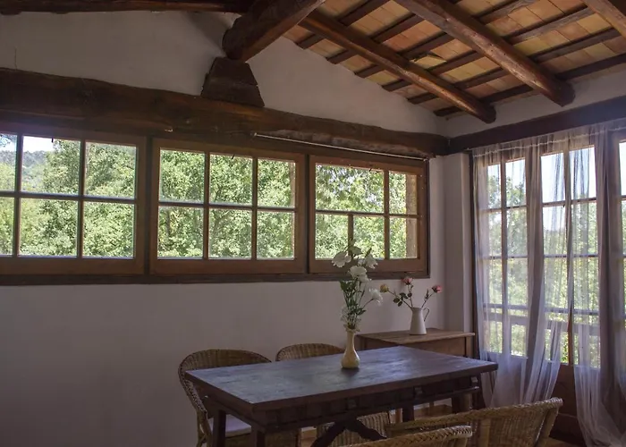 El Clar Del Bosc Hostel *